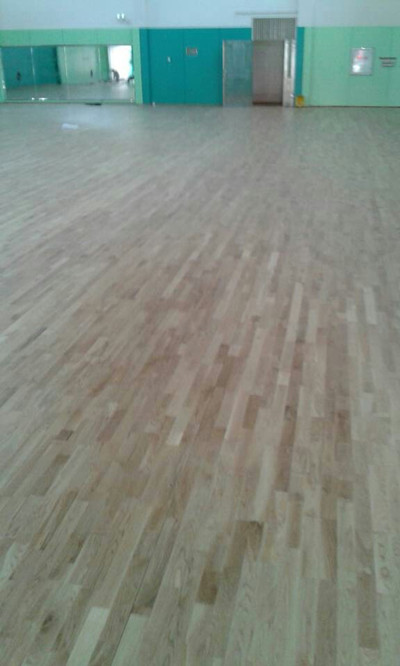 羽毛球館運(yùn)動(dòng)木地板施工案例