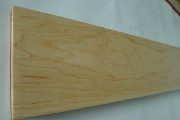 為什么有些體育木地板安裝完成后出現(xiàn)異響？