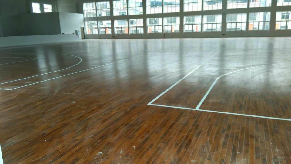 實木運(yùn)動地板