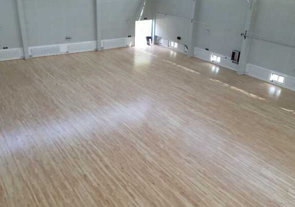 實(shí)木運(yùn)動(dòng)地板