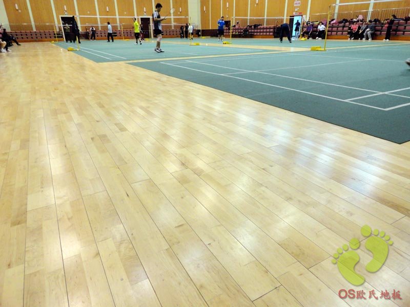 華佳體育館運動木地板鋪設(shè)