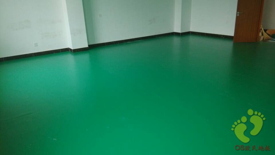 公安部邊防管理局后勤訓(xùn)練基地運(yùn)動(dòng)地膠鋪設(shè)